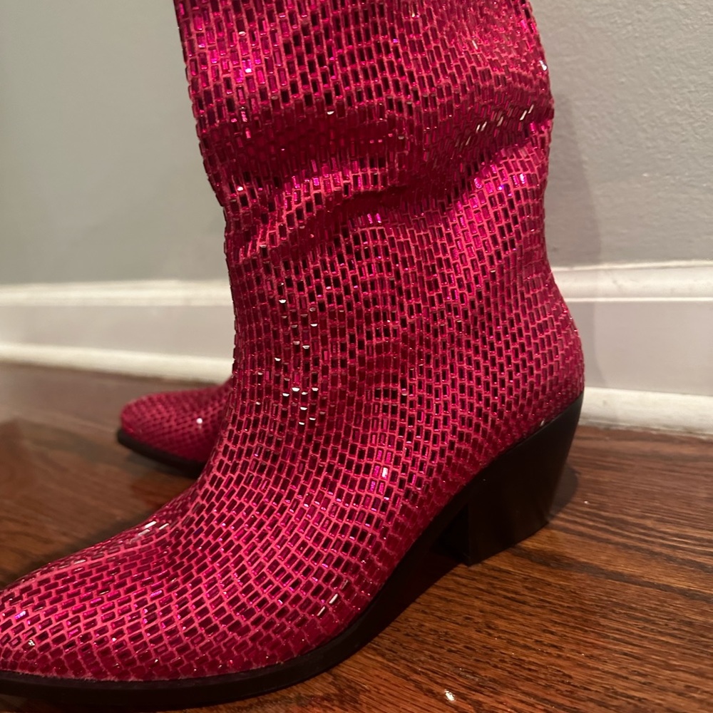 Akira hot pink cow boy boots . Size 36